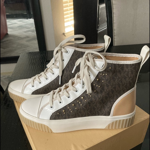 Michael Kors Gertie Studded High-Top  Size 9.5 - Picture 4 of 11